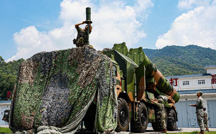 近日，東部戰(zhàn)區(qū)海軍某部組織實(shí)戰(zhàn)化單車(chē)綜合作戰(zhàn)比武，進(jìn)一步錘煉官兵打贏本領(lǐng)。2.jpg